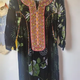 продаю платья хорошые