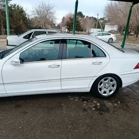 Mercedes-Benz C250 2001