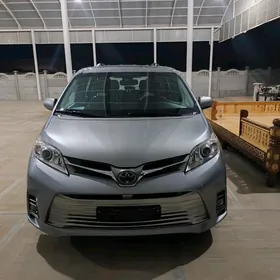 Toyota Sienna 2018