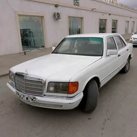 Mercedes-Benz W126 1987