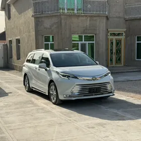 Toyota Sienna 2022