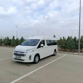 Toyota Hiace 2019