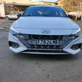 Hyundai Elantra 2022