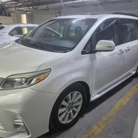 Toyota Sienna 2019