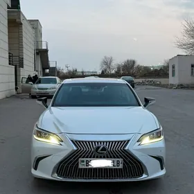 Lexus ES 350 2020