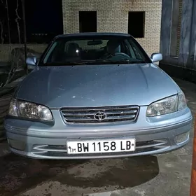 Toyota Camry 2000