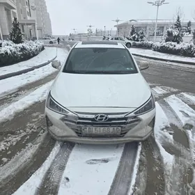 Hyundai Elantra 2020