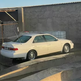 Toyota Camry 2000