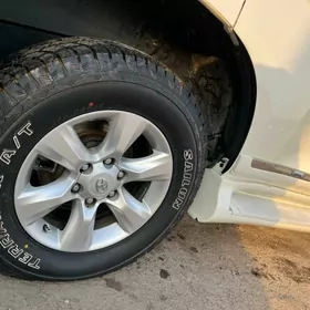 Toyota Land Cruiser Prado 2013