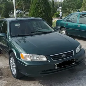 Toyota Camry 2001