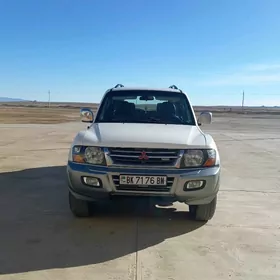 Mitsubishi Pajero 2002
