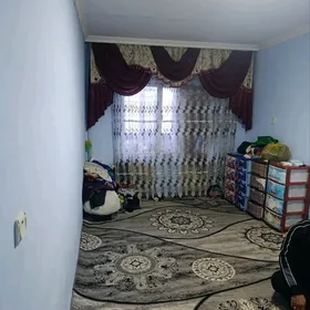 Vostocnyi 303 de 1 etaj 3 kom