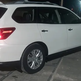 Nissan Pathfinder 2019