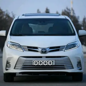 Toyota Sienna 2018
