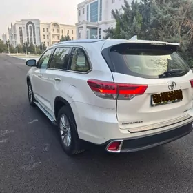 Toyota Highlander 2016