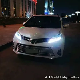Toyota Sienna 2020