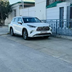 Toyota Highlander 2020