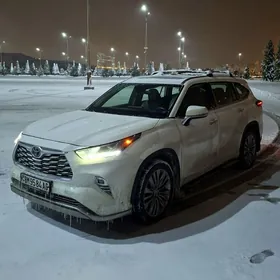 Toyota Highlander 2021