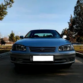 Toyota Camry 2001