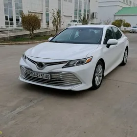 Toyota Camry 2020