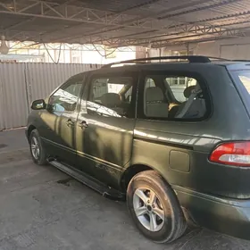Toyota Sienna 2003