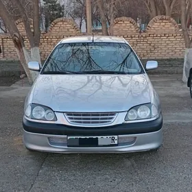 Toyota Avensis 2000