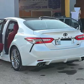 Toyota Camry 2018