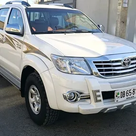 Toyota Hilux 2013