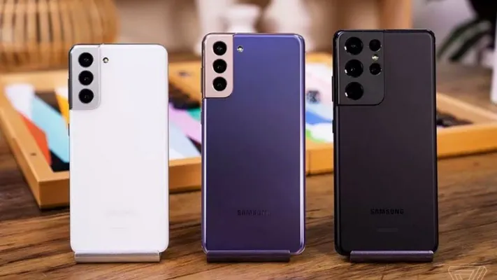 Samsung Galaxy S21, S21+ we S21 Ultra megerem, soňky howpsuzlyk täzelenmesini aldy
