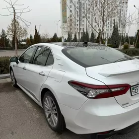 Toyota Camry 2021
