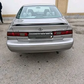 Toyota Camry 1999