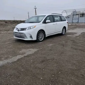 Toyota Sienna 2017