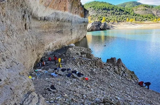 Ýewropada ýaşan adamlar 25 müň ýyl ozal hem ýüzlerçe km aralykda gatnaşyk saklapdyrlar