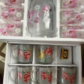 графин и стаканы