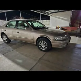 Toyota Camry 2000