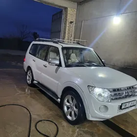 Mitsubishi Pajero 2008