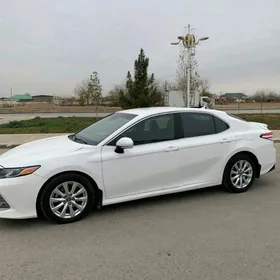 Toyota Camry 2017