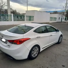 Hyundai Elantra 2011