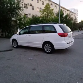 Toyota Sienna 2004