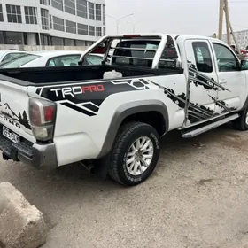 Toyota Tacoma 2018