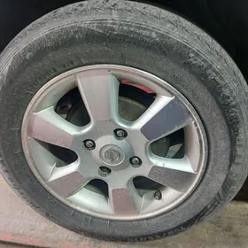 nissan versa tida diska 15