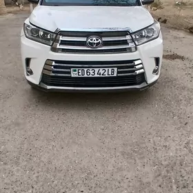 Toyota Highlander 2018