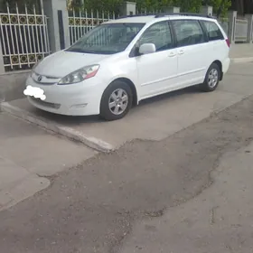 Toyota Sienna 2008