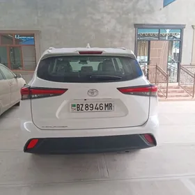 Toyota Highlander 2021