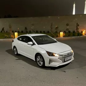 Hyundai Elantra 2020