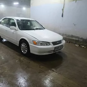 Toyota Camry 2001