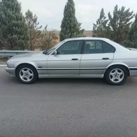 BMW 525 1990