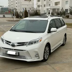 Toyota Sienna 2019