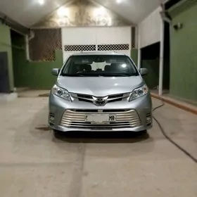 Toyota Sienna 2020