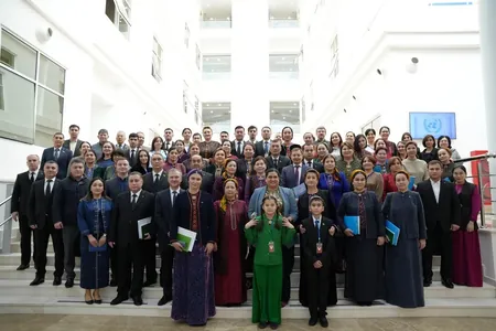 ÝUNISEF Türkmenistanda çagalaryň hukuklaryny ilerletmek üçin täze Ýurt Maksatnamasyny işe girizýär